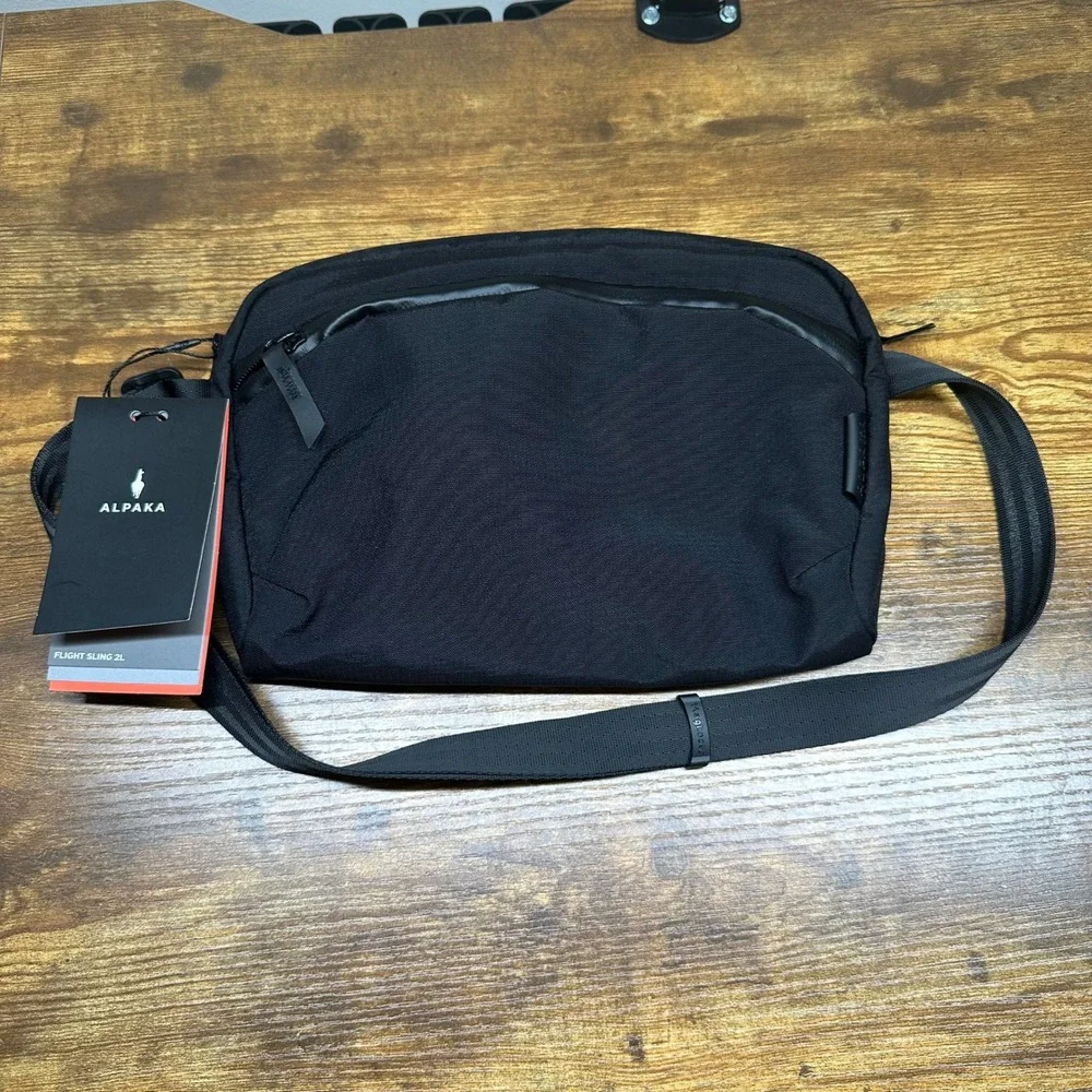 NEW Alpaka Flight Sling 2L Black Axoflux 400D Travel Crossbody Bag AA010460124